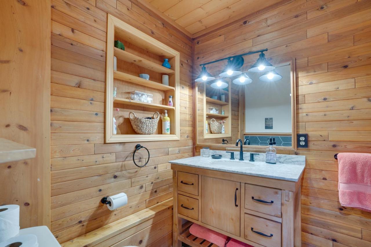 Leavenworth Cabin With Private Hot Tub! 외부 사진